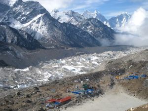 leslie's looking down on gorak shep