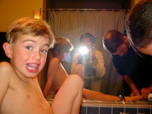 look ma, i'm getting my toenails done